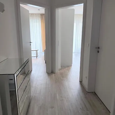 Modernes Voll Moebliertes Neubau Mit Terrasse In Ruhiger Lage 公寓 *