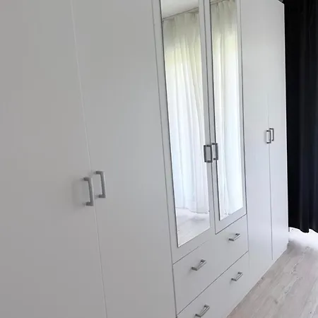 公寓 Modernes Voll Moebliertes Neubau Mit Terrasse In Ruhiger Lage